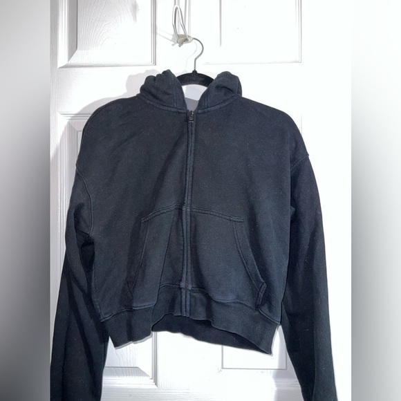 TNA Aritzia Sweatshirt Hoodie Cozy Fleece Boyfriend Boxy Zip Black Pockets - Picture 3 of 10
